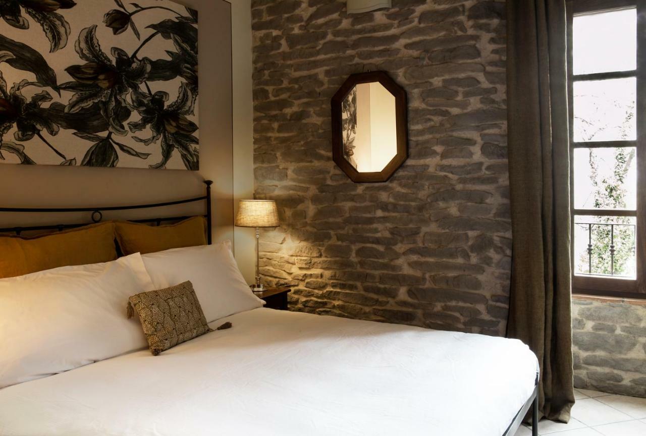 La Locanda Del Borgo Torrechiara Eksteriør billede